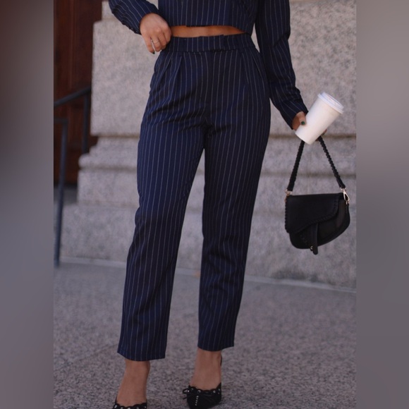 Zara Blue Trousers with High-Waisted Fit and Straight Leg Design - Picture 2 of 3